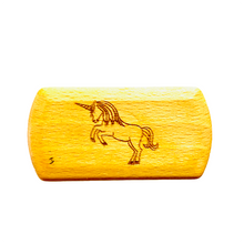 Laden Sie das Bild in den Galerie-Viewer, Kindernagelbürste mit verschiedene Motiven zur Auswahl